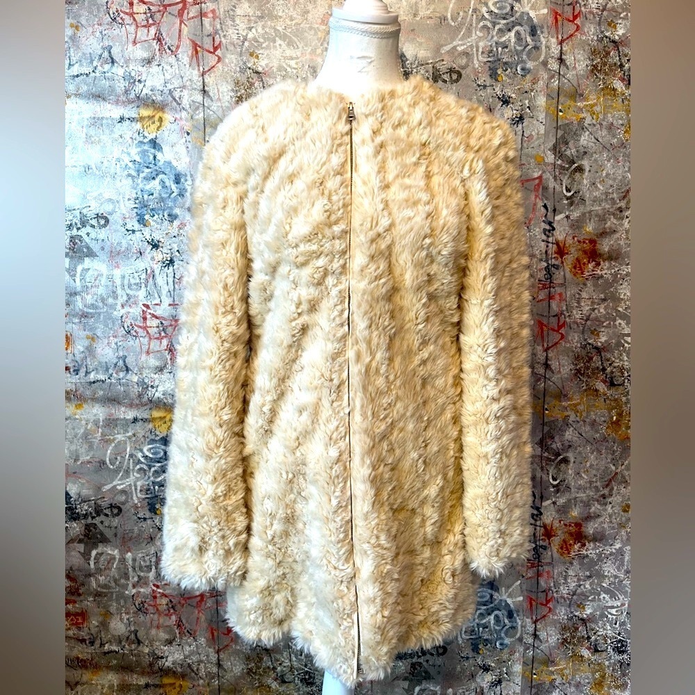 ZARA Trafaluc Faux Fur Cream Zip up Jacket. Size Small